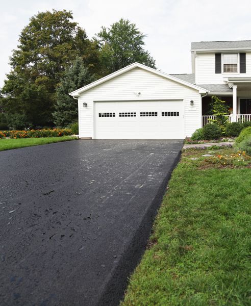 Cost of Blacktop Driveway Paving in Fort Myers